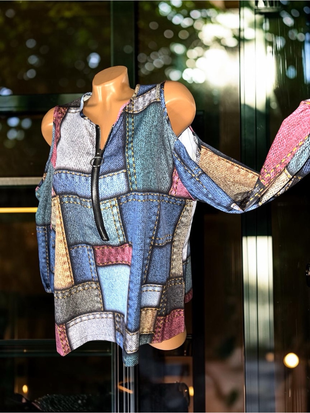 Patchwork Print Cold-Shoulder Top with Front Zip l XL